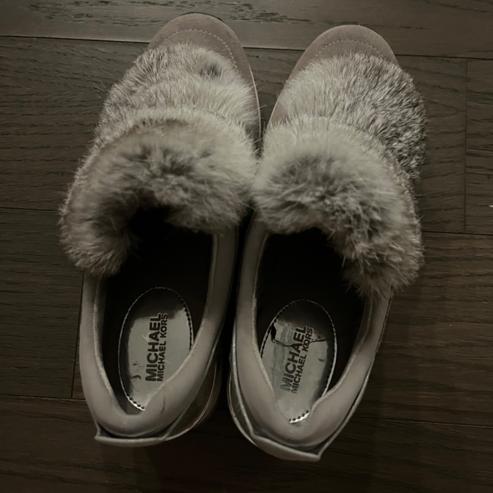 Sneakers - Picture 2 of 4